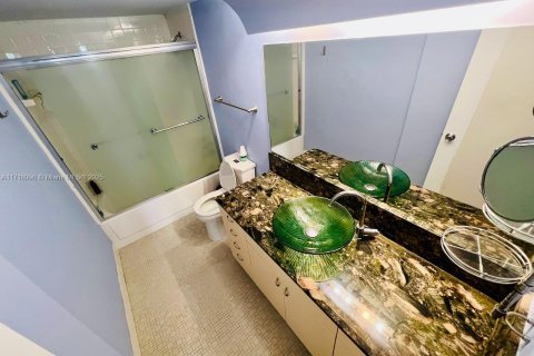 Купить кондоминиум в Майами-Бич, Флорида 1 спальня, 93.18м2, № 1984920 - фото 8