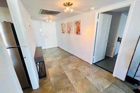 Купить кондоминиум в Майами-Бич, Флорида 1 спальня, 93.18м2, № 1984920 - фото 6