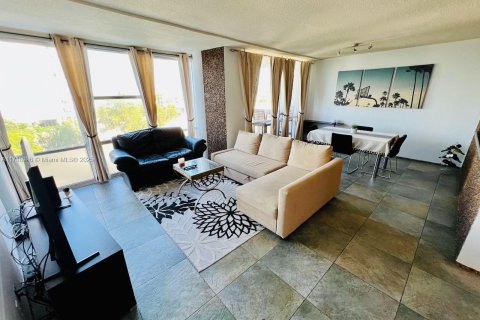 Купить кондоминиум в Майами-Бич, Флорида 1 спальня, 93.18м2, № 1984920 - фото 26