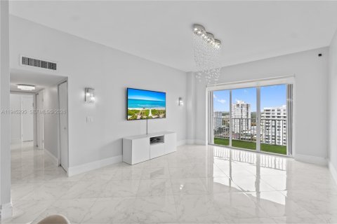 Купить кондоминиум в Авентура, Флорида 2 спальни, 113.34м2, № 2003123 - фото 3