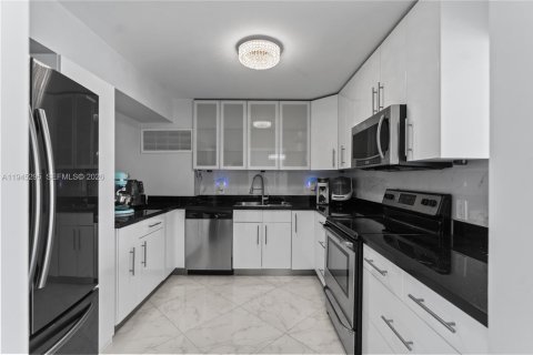 Купить кондоминиум в Авентура, Флорида 2 спальни, 113.34м2, № 2003123 - фото 8