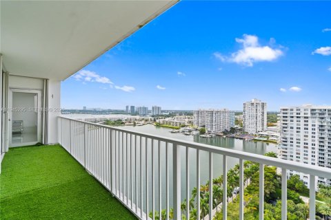 Copropriété à vendre à Aventura, Floride: 2 chambres, 113.34 m2 № 2003123 - photo 23