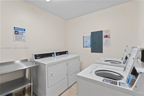 Copropriété à vendre à Aventura, Floride: 2 chambres, 113.34 m2 № 2003123 - photo 24