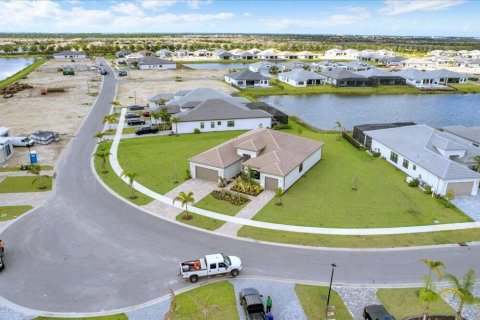 House in Port St. Lucie, Florida 3 bedrooms, 247.86 sq.m. № 2272572
