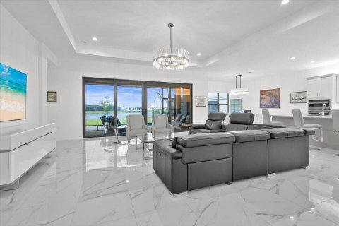 House in Port St. Lucie, Florida 3 bedrooms, 247.86 sq.m. № 2272572 - photo 7