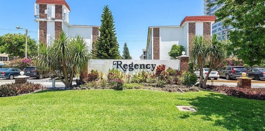 Condominio en West Palm Beach, Florida, 1 dormitorio  № 2077812