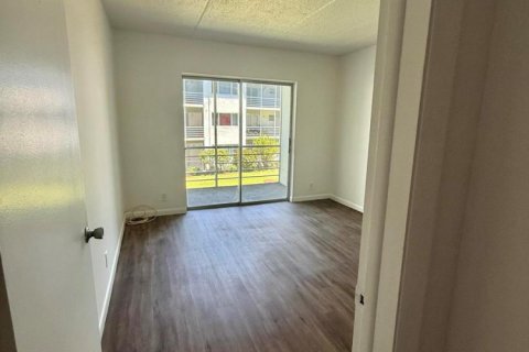 Condominio en alquiler en West Palm Beach, Florida, 1 dormitorio, 55.74 m2 № 2077812 - foto 7