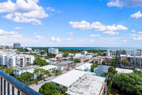 Condominio en Miami Beach, Florida, 1 dormitorio  № 2019416