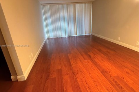 Condo in Davie, Florida, 2 bedrooms  № 2043010 - photo 12