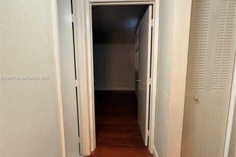 Condo in Davie, Florida, 2 bedrooms  № 2043010 - photo 10