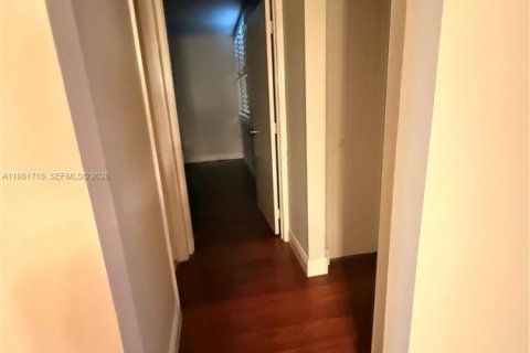 Condo in Davie, Florida, 2 bedrooms  № 2043010 - photo 11