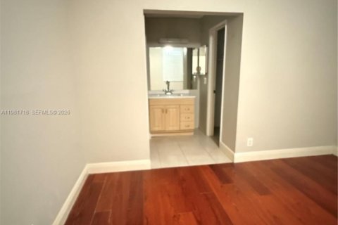 Condo in Davie, Florida, 2 bedrooms  № 2043010 - photo 6