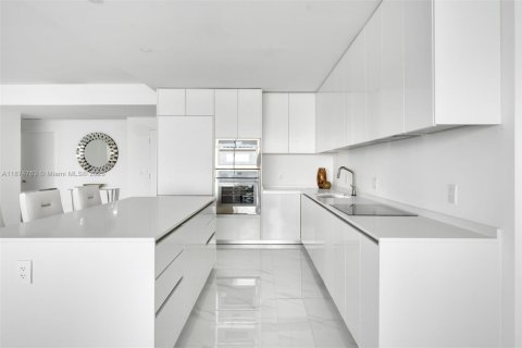 Condominio en venta en Miami, Florida, 5 dormitorios, 296.27 m2 № 1981879 - foto 6