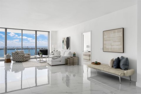 Condominio en venta en Miami, Florida, 5 dormitorios, 296.27 m2 № 1981879 - foto 15