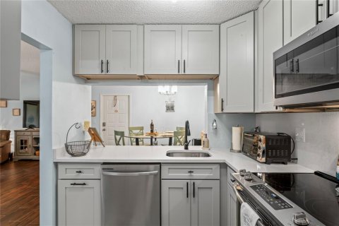 Купить кондоминиум в Тарпон-Спрингс, Флорида 4 комнаты, 90.95м2, № 2107196 - фото 13