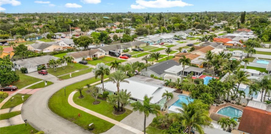 Villa ou maison à Lake Worth, Floride 3 chambres, 130.62 m2 № 1991457