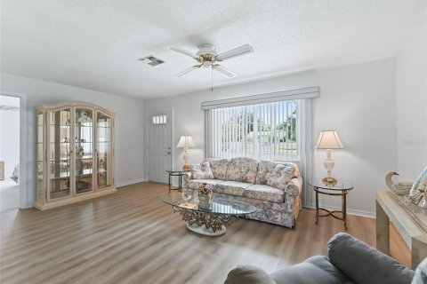 House in Leesburg, Florida 2 bedrooms, 120.4 sq.m. № 1680602 - photo 17