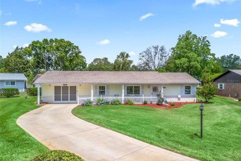 House in Leesburg, Florida 2 bedrooms, 120.4 sq.m. № 1680602 - photo 1