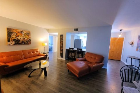 Villa ou maison à vendre à Sun City Center, Floride: 2 chambres, 117.61 m2 № 1911059 - photo 7