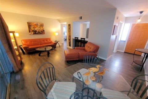 Villa ou maison à vendre à Sun City Center, Floride: 2 chambres, 117.61 m2 № 1911059 - photo 6