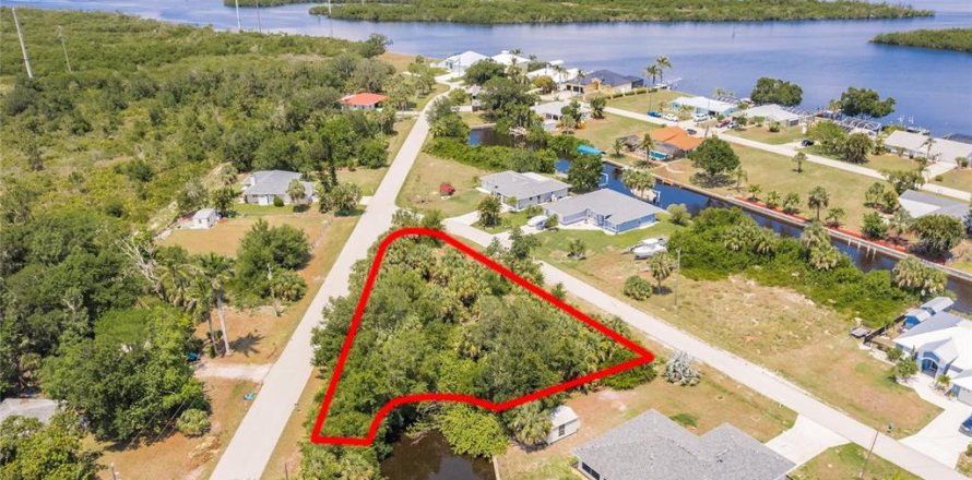 Land in Punta Gorda, Florida № 1758285