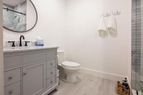 Casa en venta en Homestead, Florida, 6 dormitorios, 282.98 m2 № 2015619 - foto 27