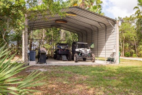 Casa en venta en Homestead, Florida, 6 dormitorios, 282.98 m2 № 2015619 - foto 4