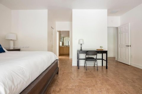 Casa en venta en Homestead, Florida, 6 dormitorios, 282.98 m2 № 2015619 - foto 21