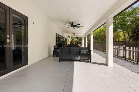 Casa en venta en Homestead, Florida, 6 dormitorios, 282.98 m2 № 2015619 - foto 14