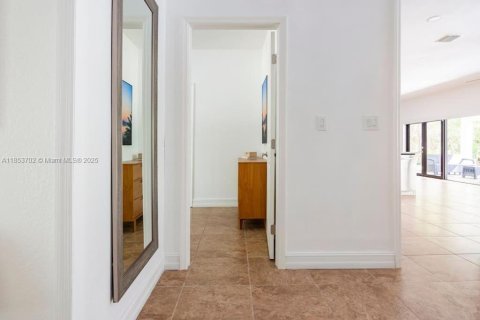 Casa en venta en Homestead, Florida, 6 dormitorios, 282.98 m2 № 2015619 - foto 23