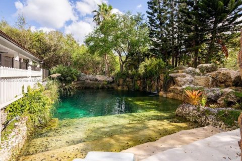 Casa en venta en Homestead, Florida, 6 dormitorios, 282.98 m2 № 2015619 - foto 16