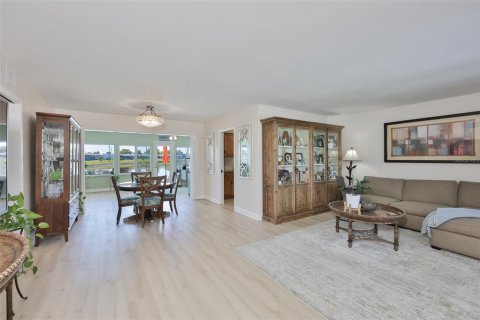 Villa ou maison à vendre à Sun City Center, Floride: 3 chambres, 181.25 m2 № 2216615 - photo 3