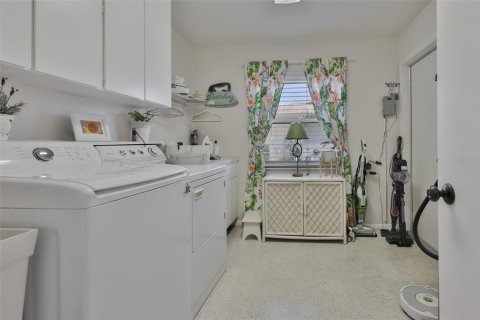 Villa ou maison à vendre à Sun City Center, Floride: 3 chambres, 181.25 m2 № 2216615 - photo 21