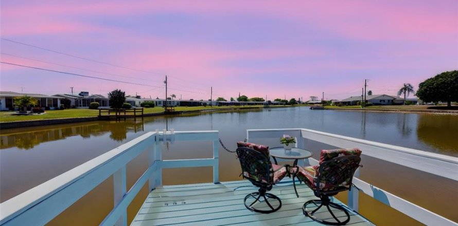Villa ou maison à Sun City Center, Floride 3 chambres, 181.25 m2 № 2216615