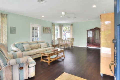 Casa en venta en Lakeland, Florida, 3 dormitorios, 136.75 m2 № 1919650 - foto 8