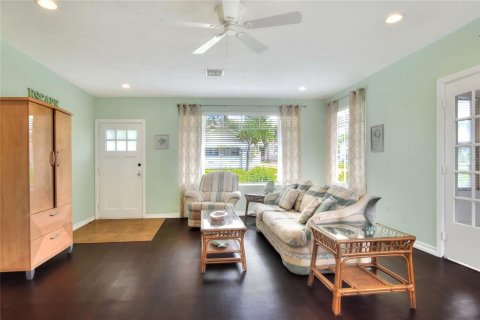 Casa en venta en Lakeland, Florida, 3 dormitorios, 136.75 m2 № 1919650 - foto 9