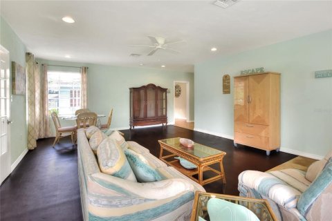 Casa en venta en Lakeland, Florida, 3 dormitorios, 136.75 m2 № 1919650 - foto 12