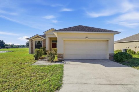 Villa ou maison à Winter Haven, Floride 3 chambres, 129.51 m2 № 2405070