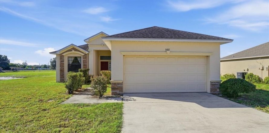 Villa ou maison à Winter Haven, Floride 3 chambres, 129.51 m2 № 2405070