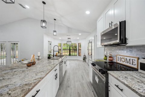 Casa en venta en New Port Richey, Florida, 3 dormitorios, 166.39 m2 № 1733232 - foto 12