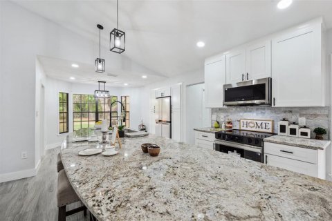 Casa en venta en New Port Richey, Florida, 3 dormitorios, 166.39 m2 № 1733232 - foto 13