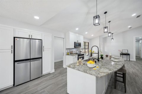 Casa en venta en New Port Richey, Florida, 3 dormitorios, 166.39 m2 № 1733232 - foto 16