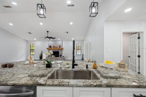 Casa en venta en New Port Richey, Florida, 3 dormitorios, 166.39 m2 № 1733232 - foto 19
