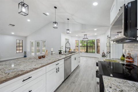 Casa en venta en New Port Richey, Florida, 3 dormitorios, 166.39 m2 № 1733232 - foto 11