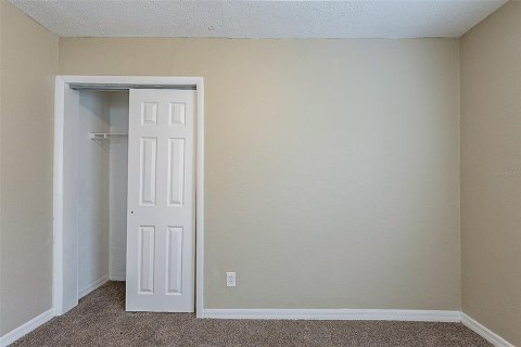 House in Tampa, Florida 3 bedrooms, 85.28 sq.m. № 2150753 - photo 15