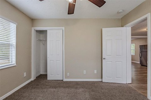 House in Tampa, Florida 3 bedrooms, 85.28 sq.m. № 2150753 - photo 13