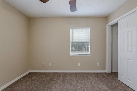 House in Tampa, Florida 3 bedrooms, 85.28 sq.m. № 2150753 - photo 12
