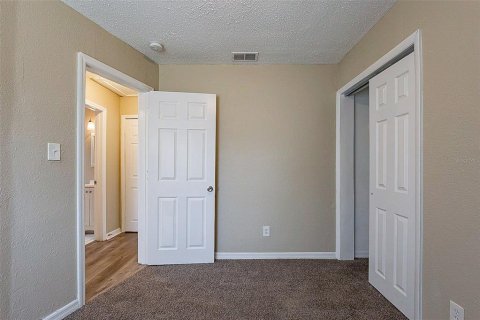 House in Tampa, Florida 3 bedrooms, 85.28 sq.m. № 2150753 - photo 18