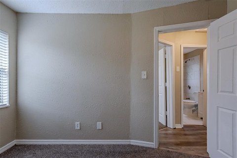 House in Tampa, Florida 3 bedrooms, 85.28 sq.m. № 2150753 - photo 17