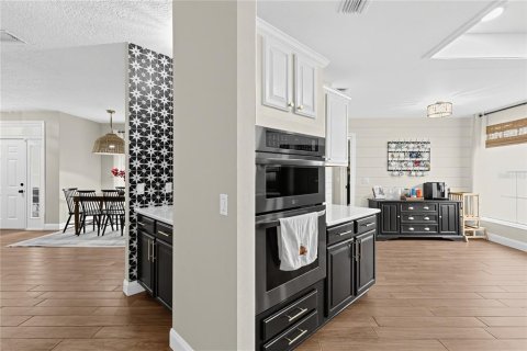 Villa ou maison à vendre à Odessa, Floride: 4 chambres, 236.25 m2 № 2388550 - photo 5